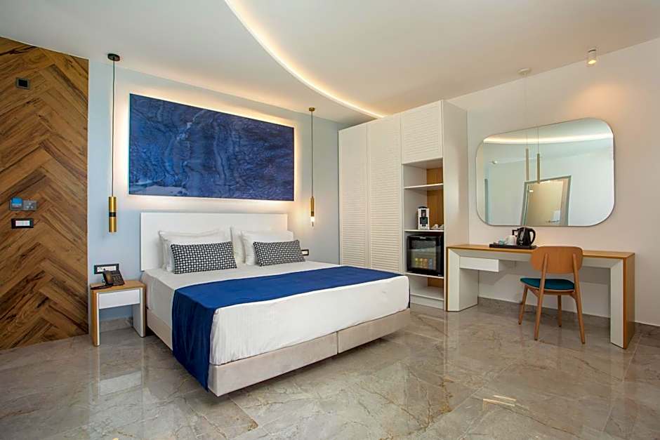 Photo 1 of 15 of Executive Suite, Sea View