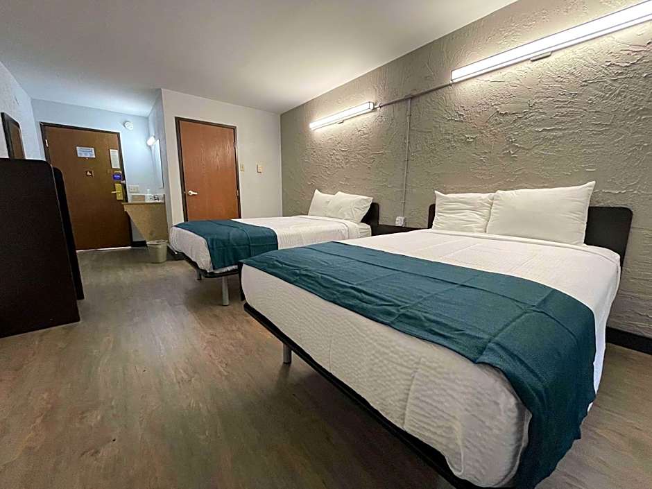 Motel 6-Green Bay, WI - Lambeau