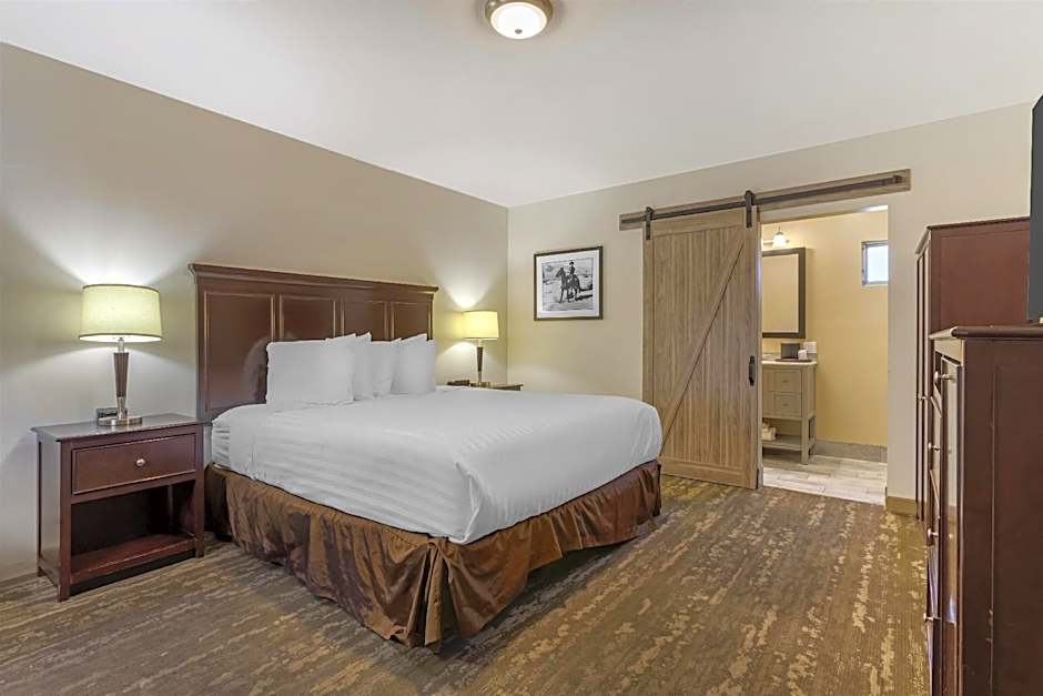 Best Western Plus Frontier Motel