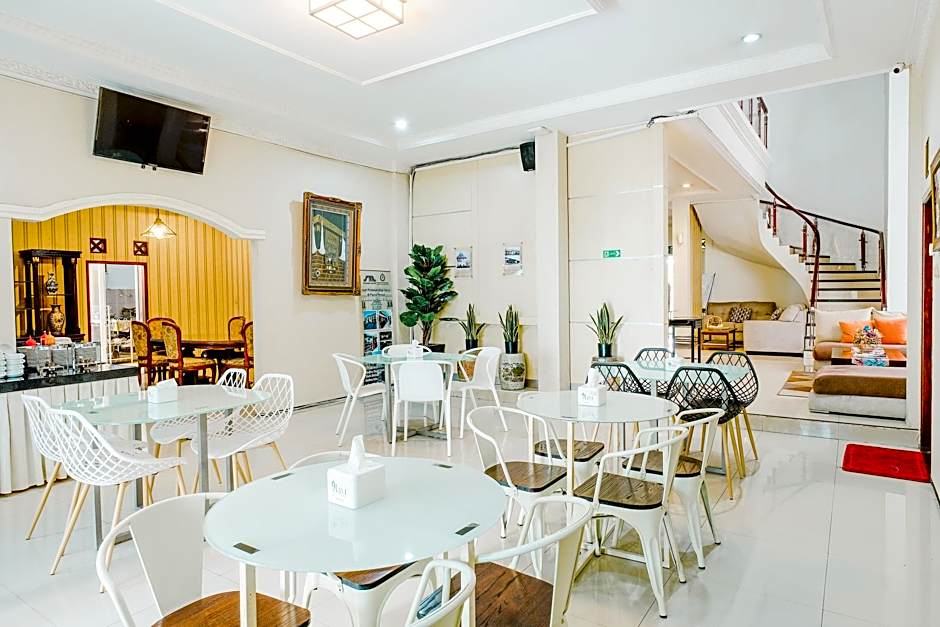 Aleyra Hotel and Villa Garut
