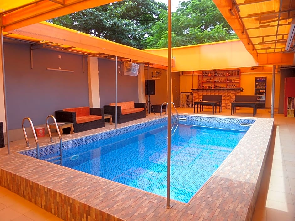 Downtown Royal Hotel GRA