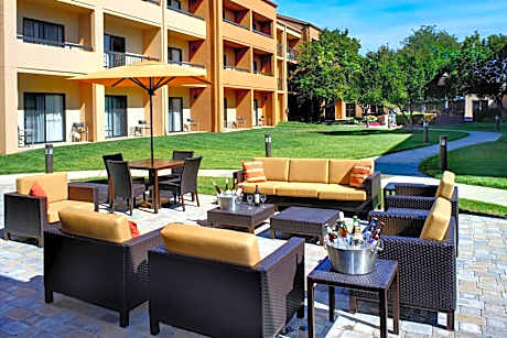 Courtyard by Marriott Toledo Airport Holland