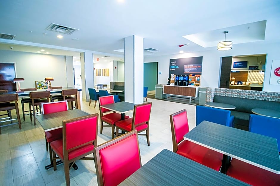 Holiday Inn Express Hotel & Suites Baton Rouge -Port Allen, an IHG Hotel