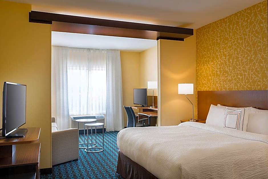 Fairfield Inn & Suites by Marriott Dallas West/I-30