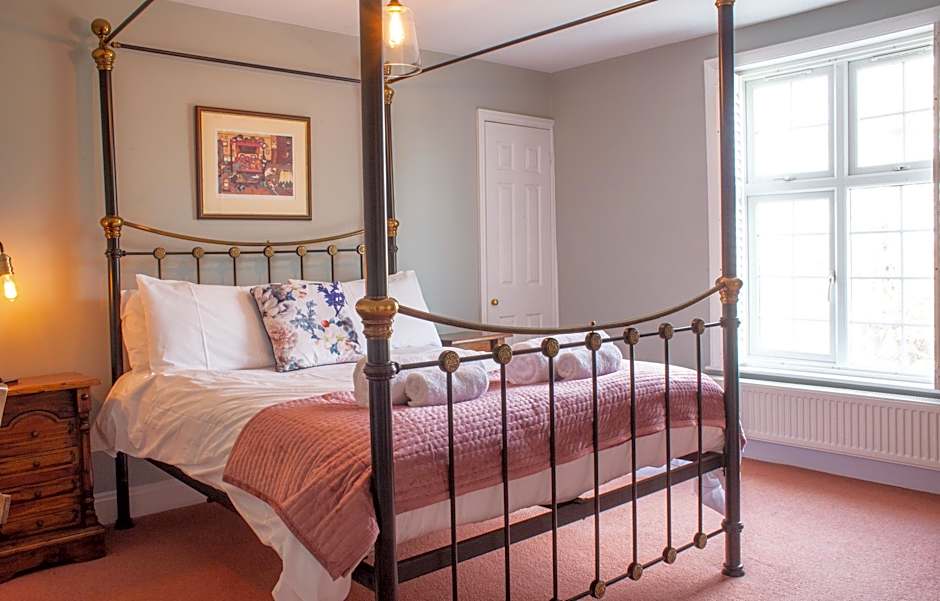 Photo 1 of 5 of Double room-Ensuite-Firle - Four Poster