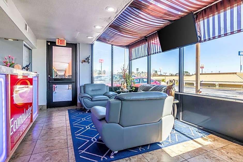 Econo Lodge Inn & Suites Macon North