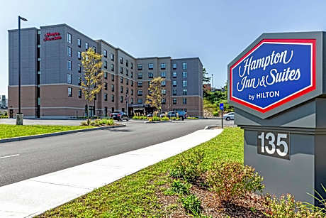 Hampton Inn By Hilton & Suites Boston-Waltham