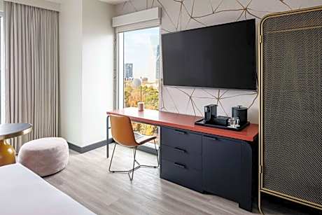 Corner King Room - High Floor