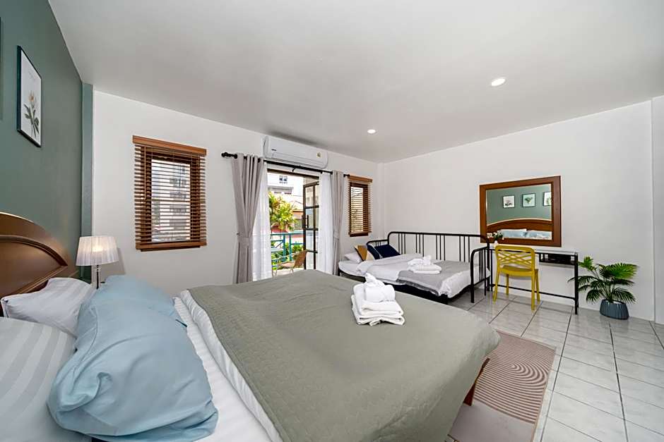 5 mins walk Bangla,beach,3BR