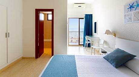 Double or Twin Room with Sea View