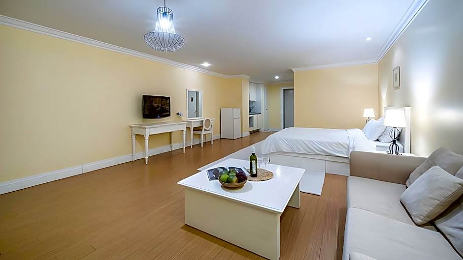 Yangyang Golden Bay Pension