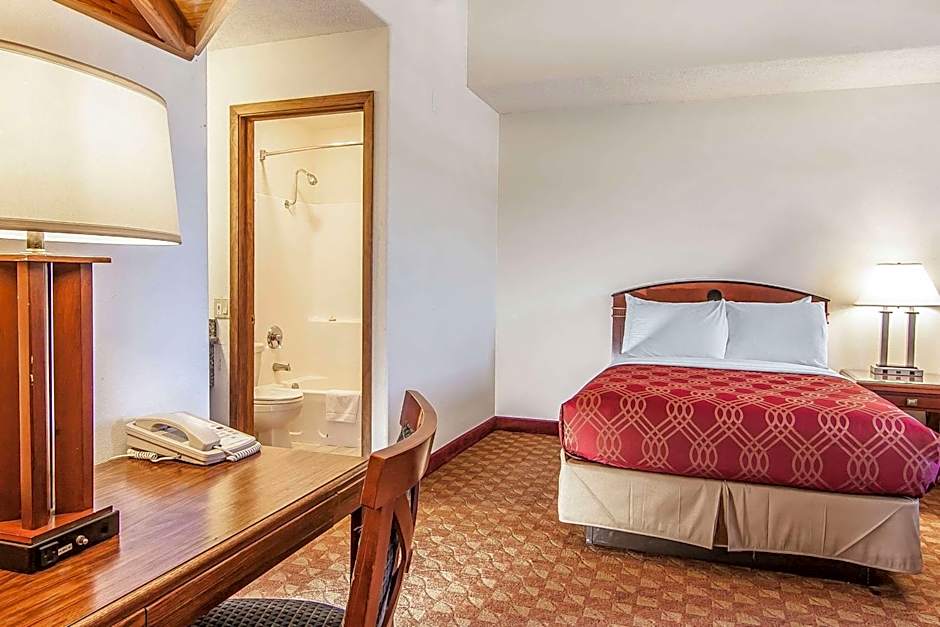 Econo Lodge Inn & Suites Madras