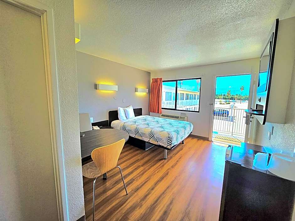 Motel 6-Palm Desert, CA - Palm Springs Area