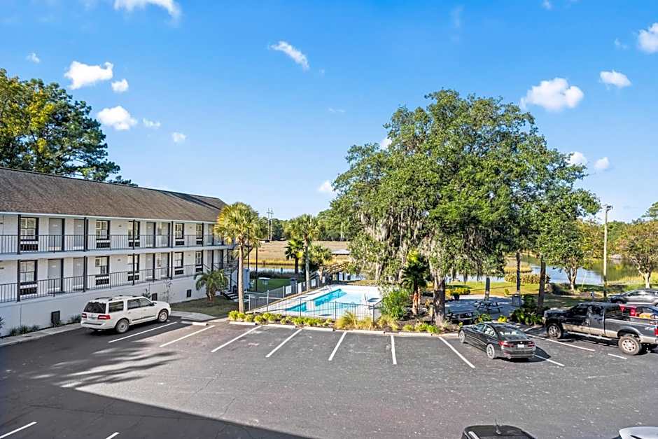 Charleston Creekside Inn