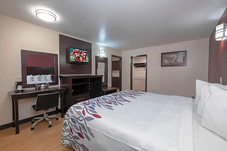 Photo 1 of 5 of Deluxe 1 King Bed, Accessible, Nonsmoking
