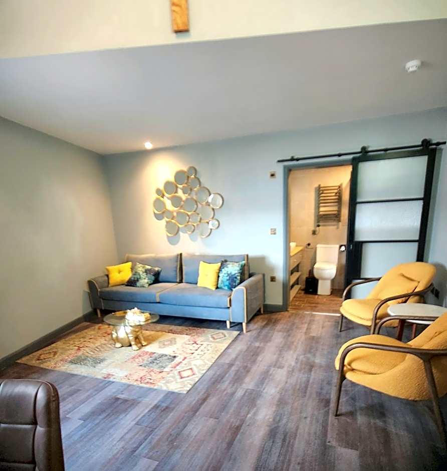 Pinnacle Suites Hotel