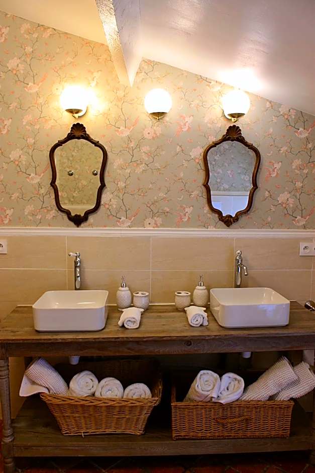 1560- Domaine Des Cinq Jardins- A Magical and Authentic Mansion