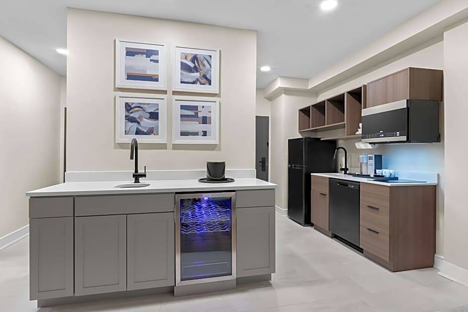 Latitude Suites Tinton Falls Eatontown - BW Premier Collection