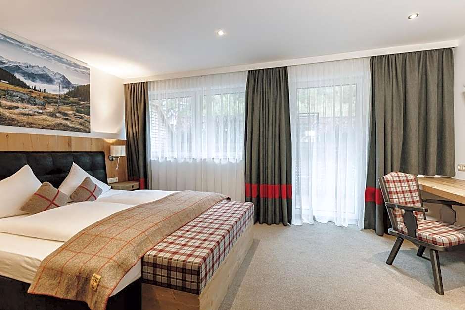 Photo 1 of 6 of Junior Suite