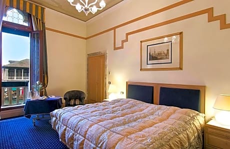 Deluxe Room, Canal View (2 Twin Beds)