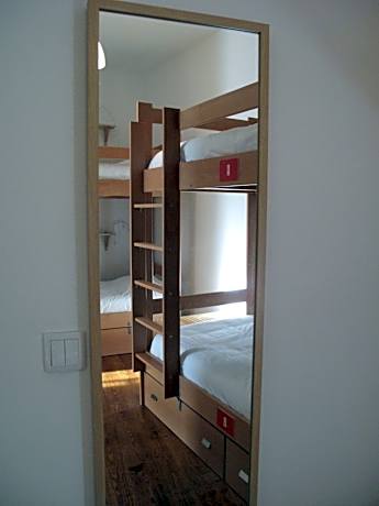 Bed in 4-Bed Mixed Dormitory Room