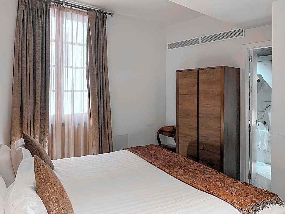 Anahita Boutique Hotel