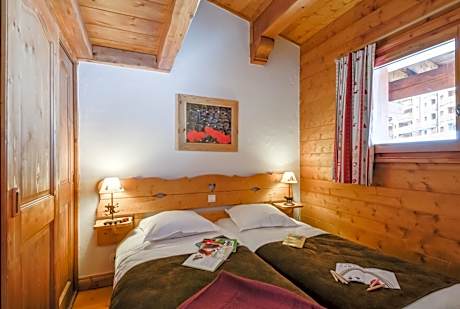 Two-Bedroom Apartment with Balcony (6 People)