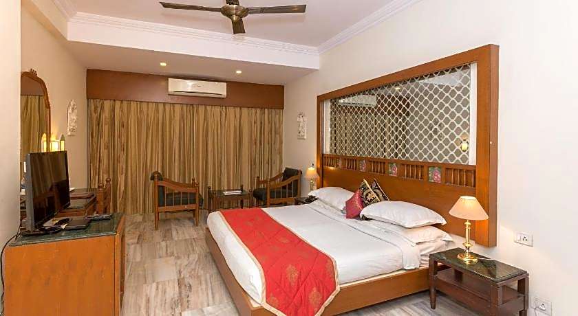 Hotel Hill Top Palace