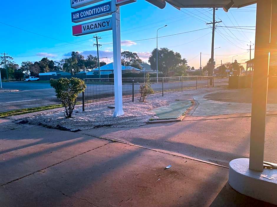 County Lodge Motor Inn