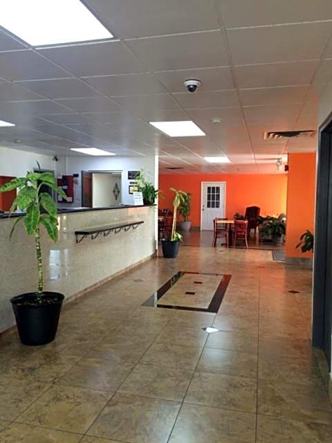 Howard Johnson by Wyndham Winter Haven FL