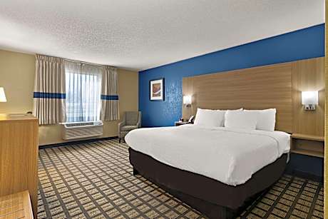 1 King Bed, Nonsmoking