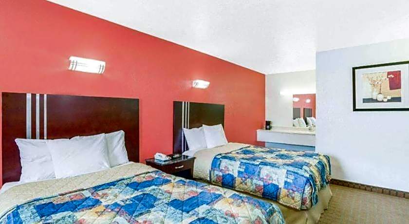 Travelodge by Wyndham Parkersburg