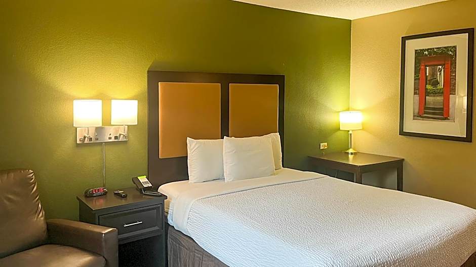 Studio 6 Chantilly VA Washington Dulles Airport