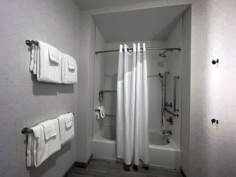 Holiday Inn Express and Suites Ft. Smith Airport By IHG