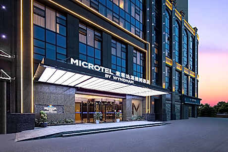 Microtel by Wyndham Miluo Downtown Hotel