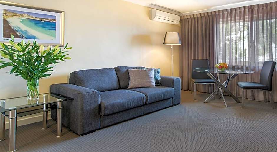 The Peninsula Riverside Serviced Apartments