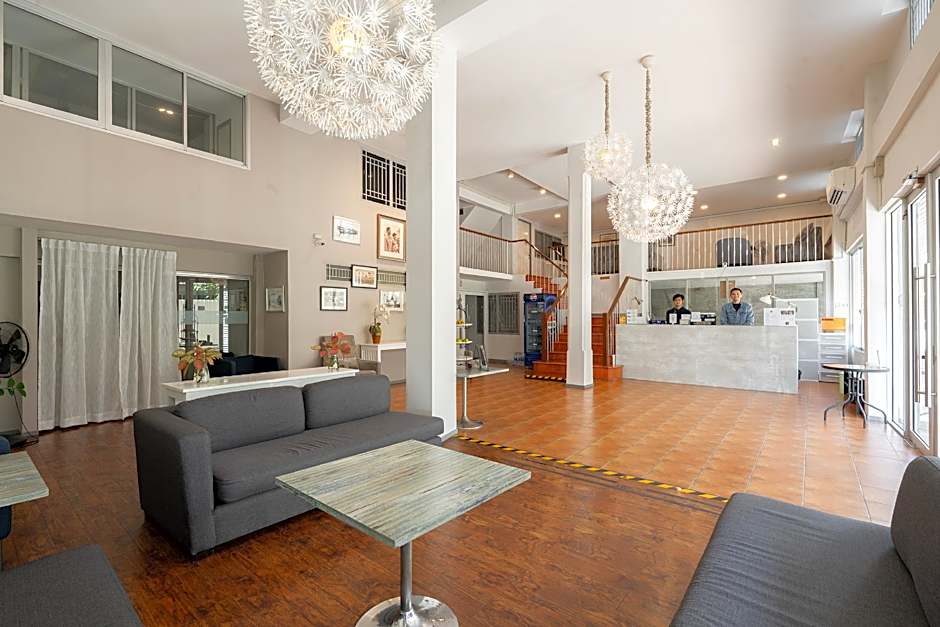 Ratchadamnoen Residence