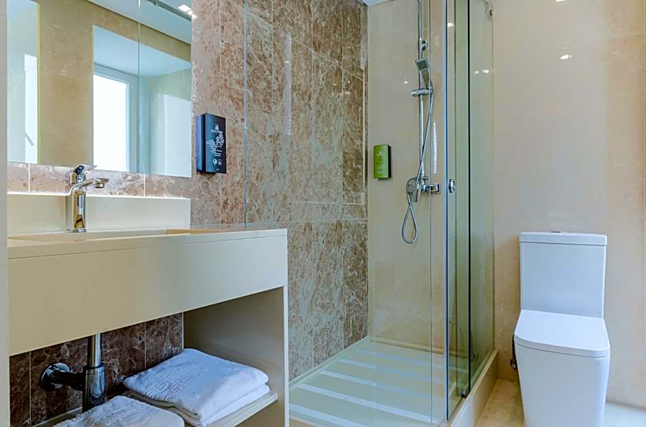 Avenida Park Residence