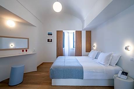 Honeymoon Volcano View Suite