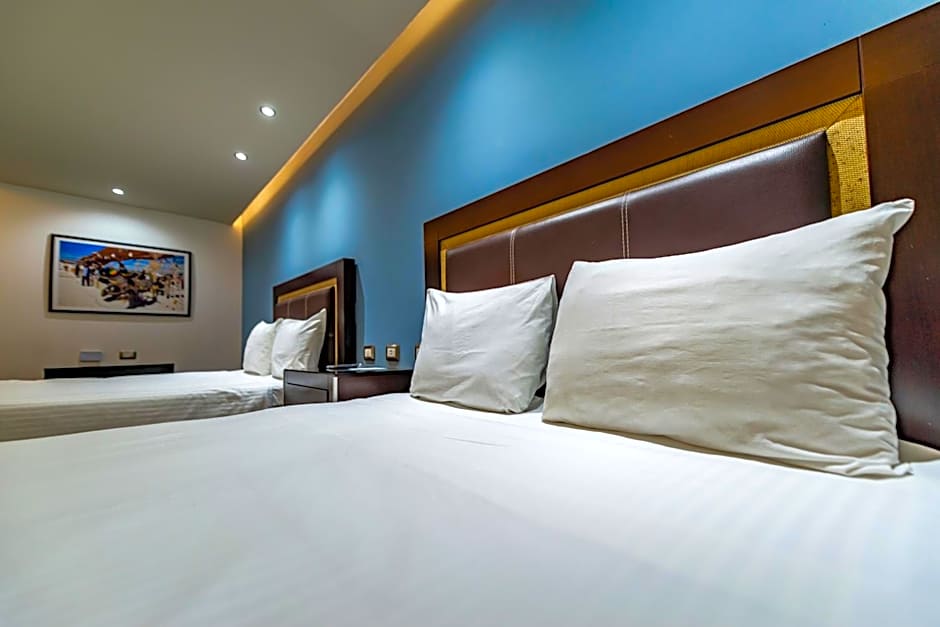 Quinta Dorada Hotel & Suites