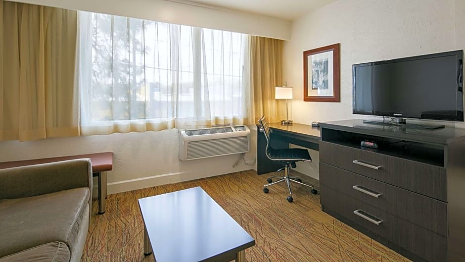 Best Western Pony Soldier Inn & Suites