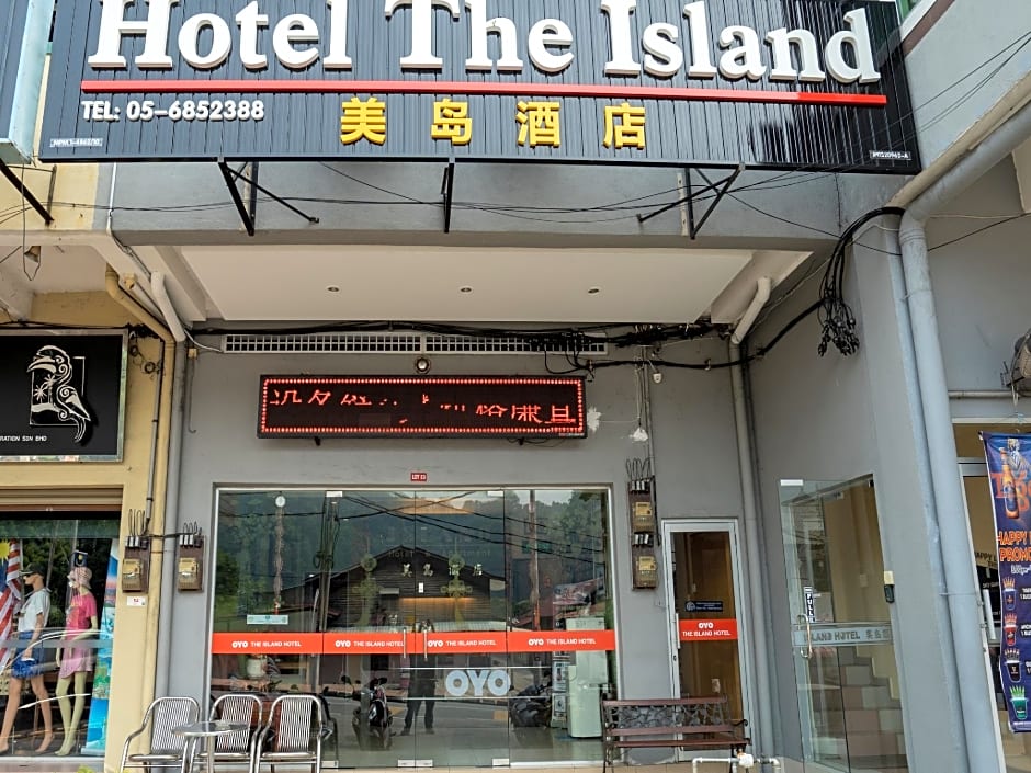 OYO 44078 The Island Hotel