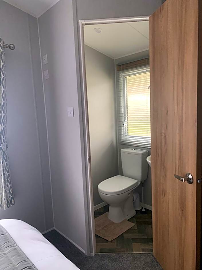 The Castleton Sea View 13