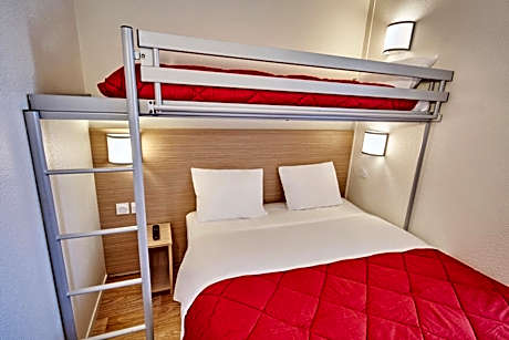 Triple Room (1 Double Bed + 1 Single Bed)