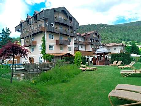 Alpen Hotel Eghel & SPA