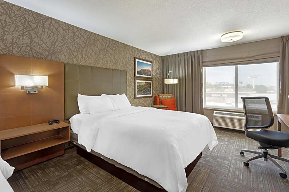 Best Western Plus Cottontree Inn