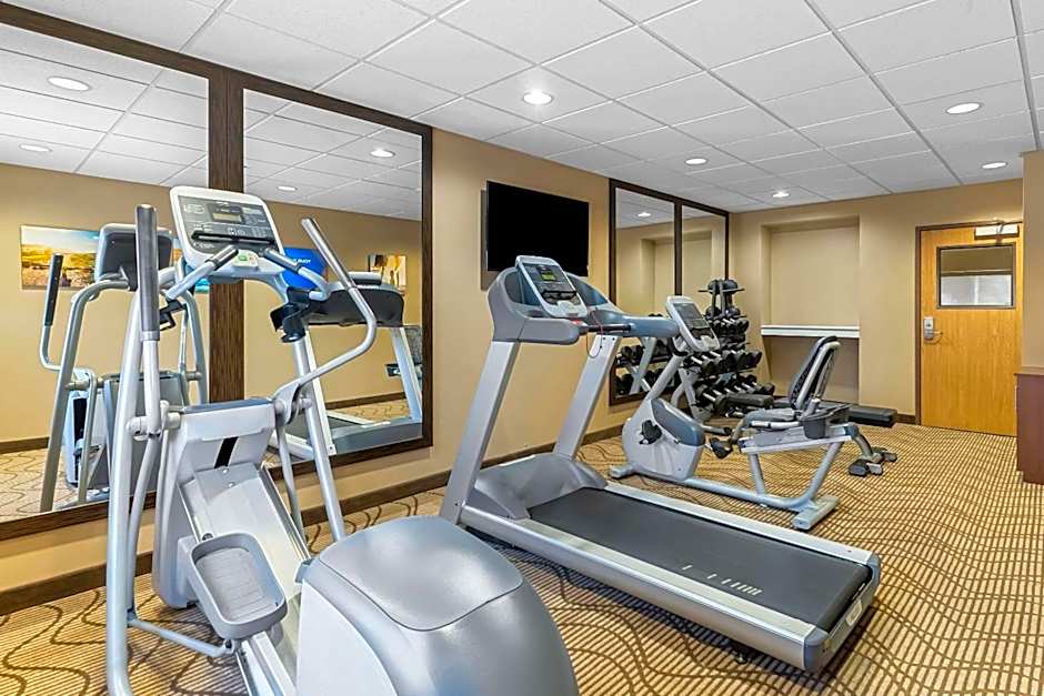 Comfort Inn & Suites Near University of Wyoming