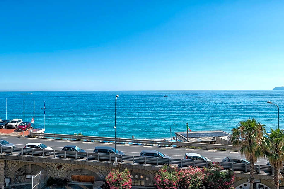VILLA CADIZ APARTMENTS VARAZZE