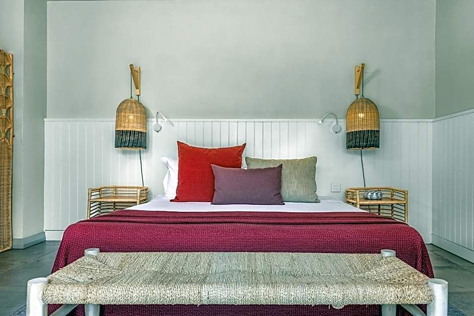 Lagoon Attitude (Adults Only)