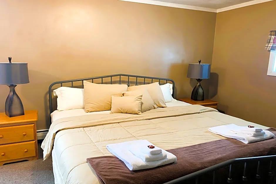 Love Hotels St John River by OYO at Fort Kent ME